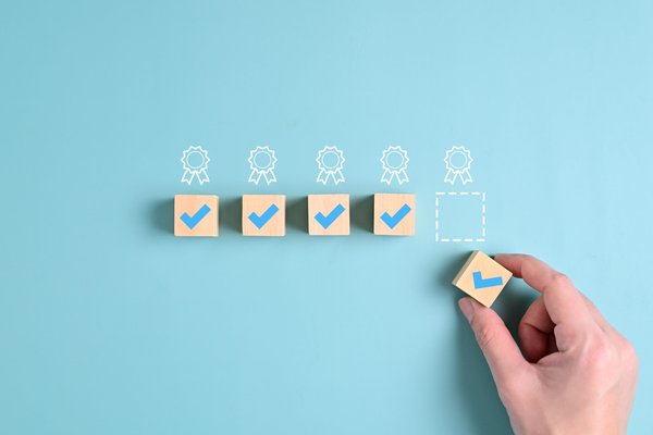 What specific insurance requirements apply to UK properties with thatched roofs?