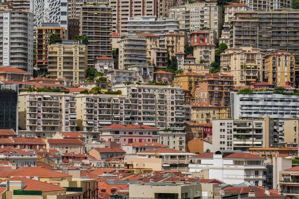 What Are the Best Investment Strategies for Properties Near UK's Expanding Digital Infrastructure?